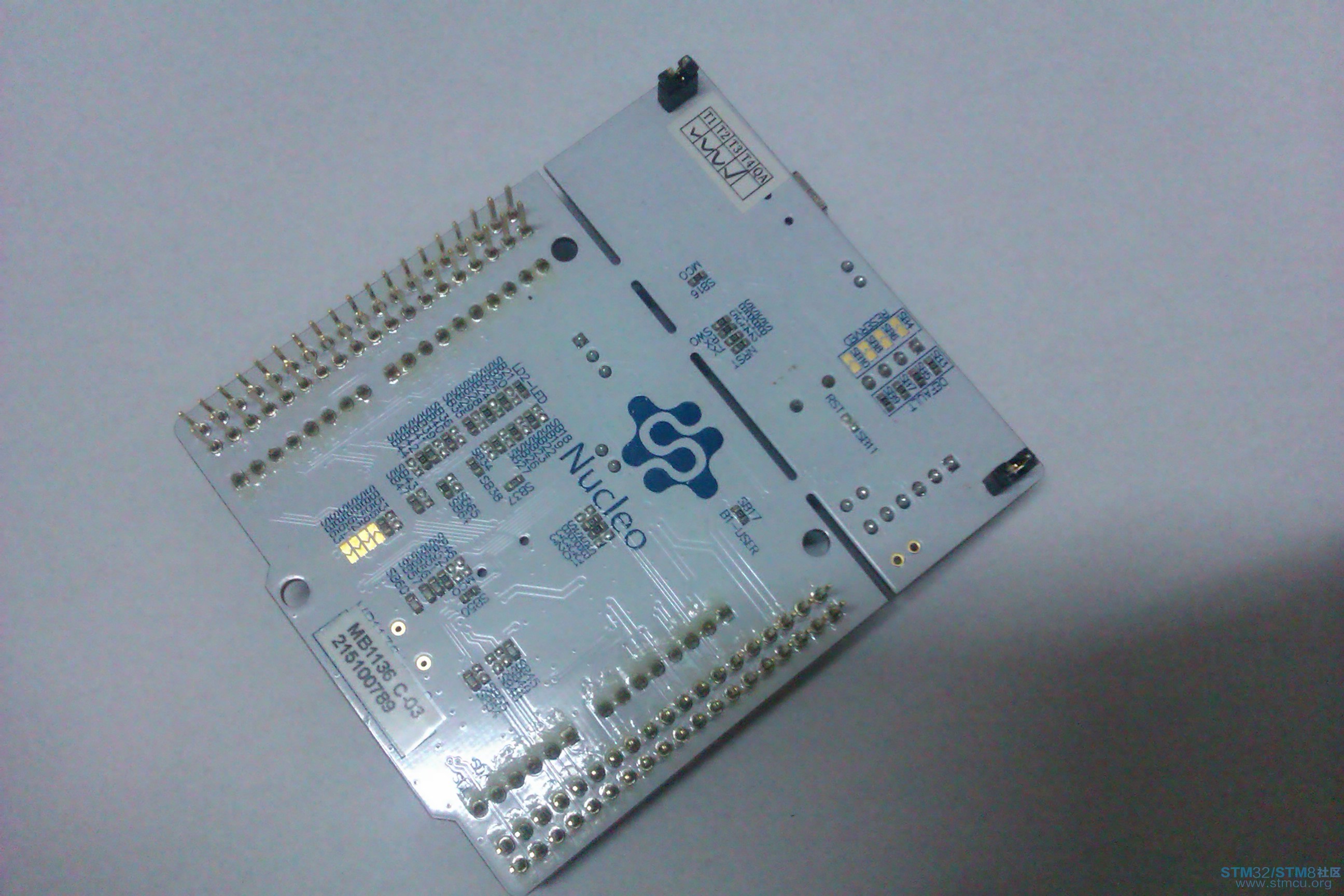 Nucleo-STM32F030å¼åæ¿åé¢å¾.jpg