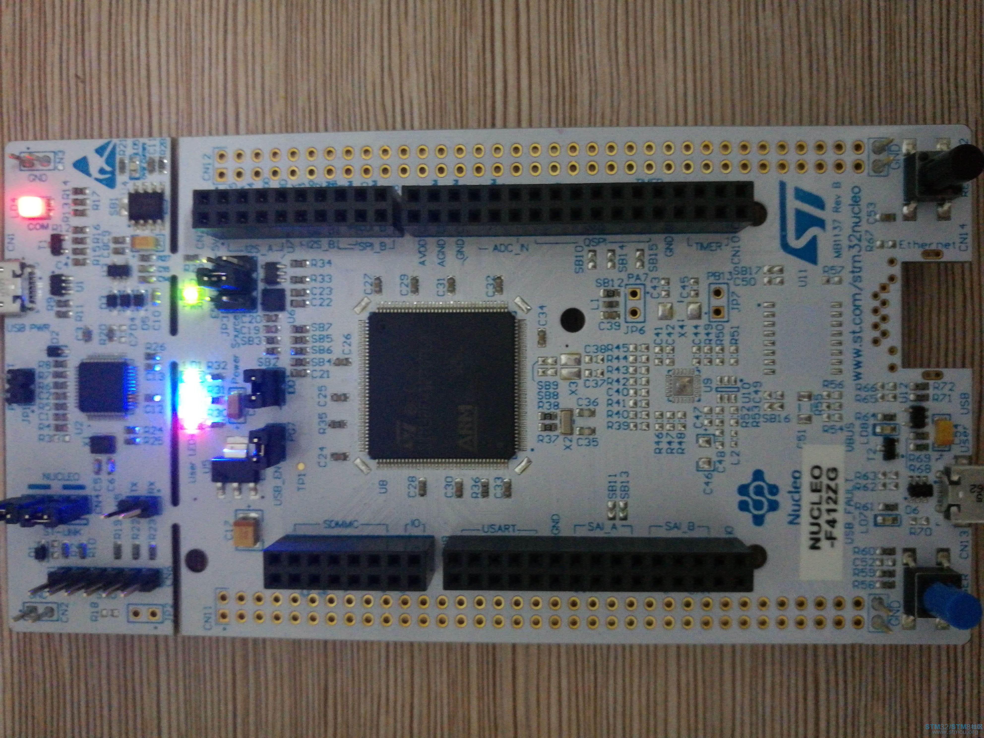 å©ç¨STM32Cubeåºç¹äº®LED